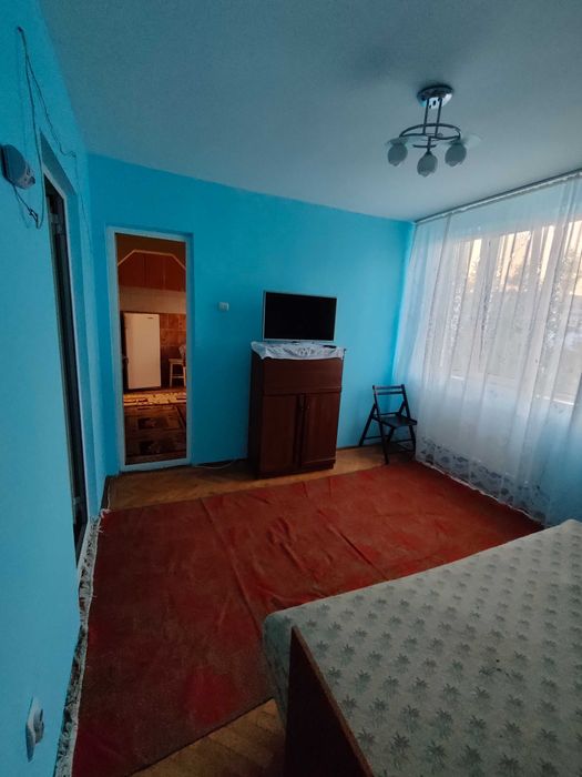 Inchiriez apartament cu 2 camere