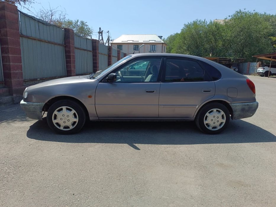 Продаётся Toyota Corolla 1.3L