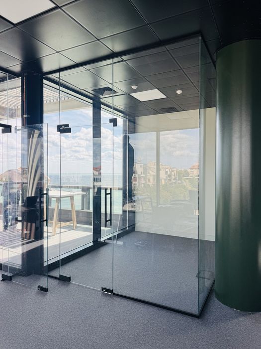 Usi din sticla securizata