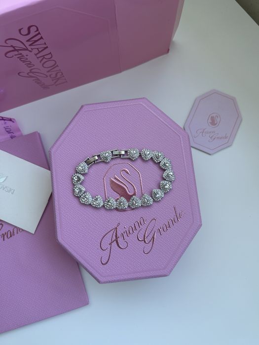 Swarovski - Ariana Grande x Swarovski гривна Сърце / НОВА