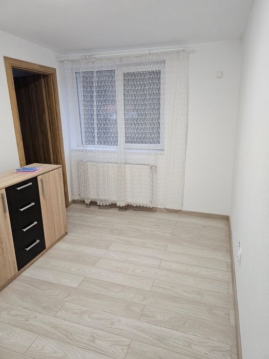 Vand apartament cu 2 camere