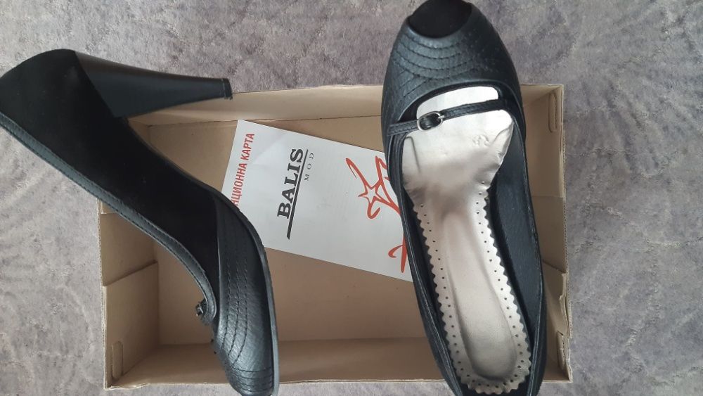 Дамски сандали, обувки