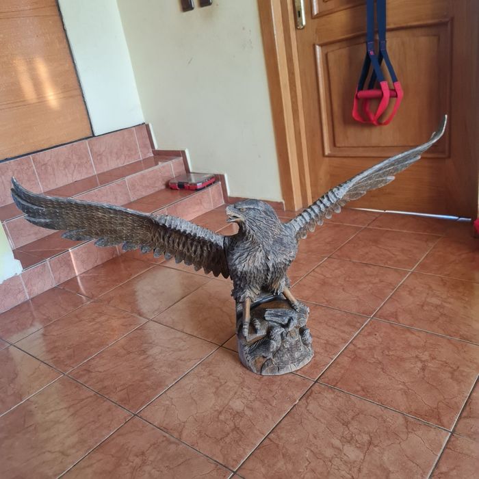 Statueta Vultur cu trei puișori.