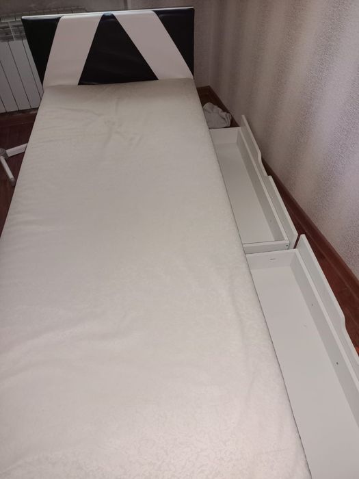 кровать  продаюю