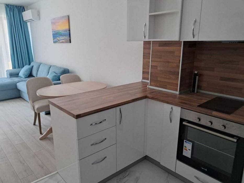 Дава се под наем Двустаен апартамент в Варна, Цветен квартал - 65 кв.м за 448.8 € - Снимка #3