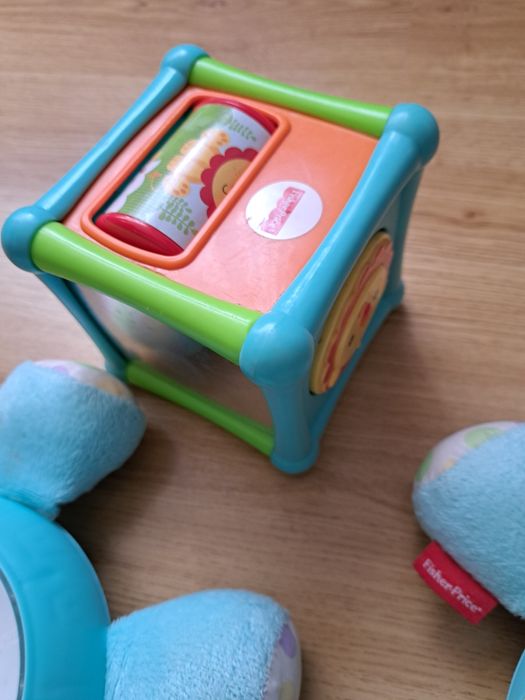 Играчки - костенурки и въртележка