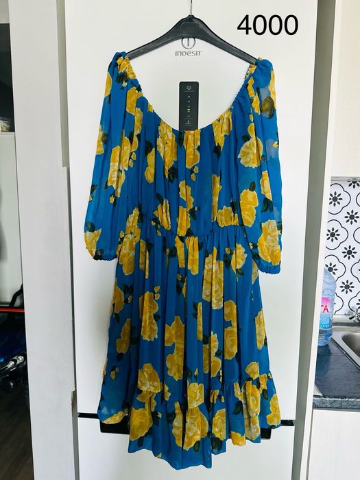 Продам женские платья за 2500