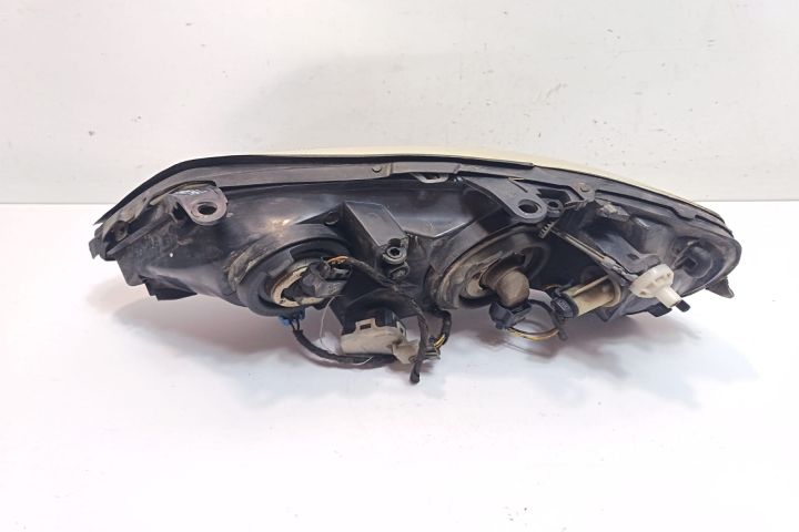 Far dreapta Opel Astra G