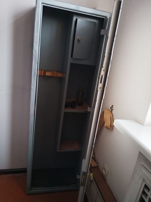 Металлический сейф