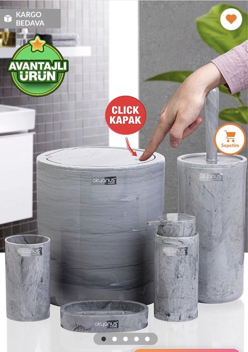 Люстра, полка, ванный набор