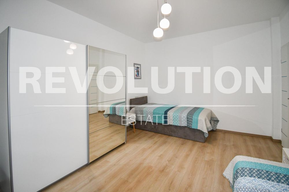 Дава се под наем Четиристаен апартамент в София, Център - 130 кв.м за 1350 € - Снимка #10