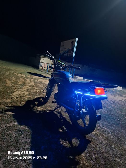 Мотоцикл 200кубовый