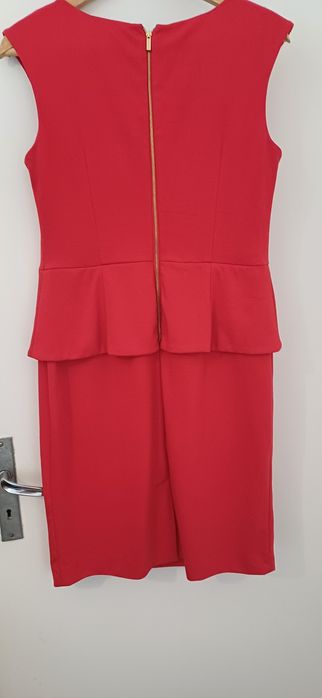 Елегантни Дамски Рокли