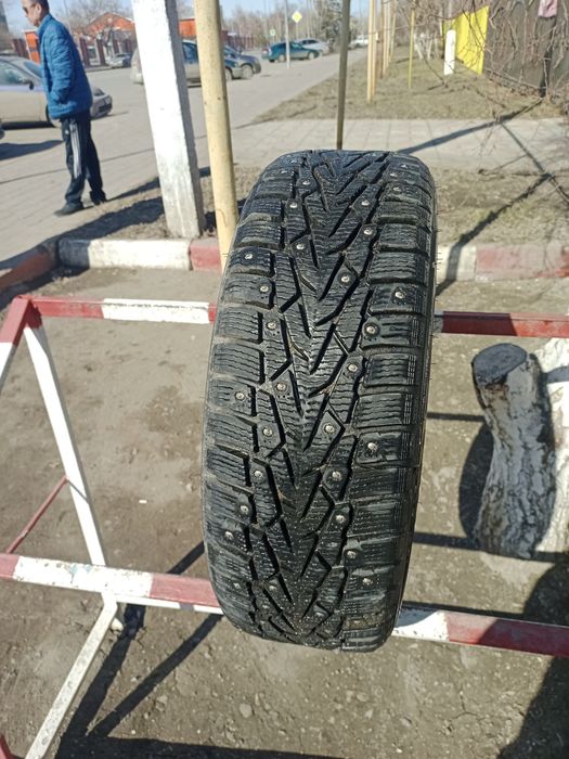 Продам резину 205/60/16