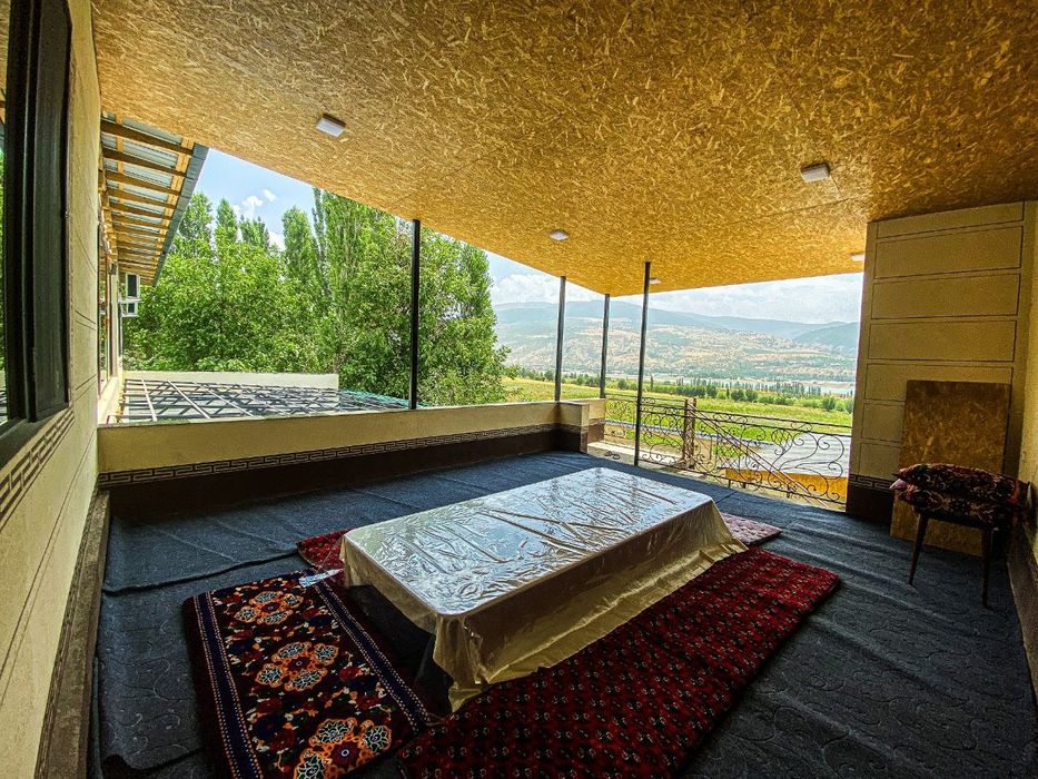 Иенги дача сотилади