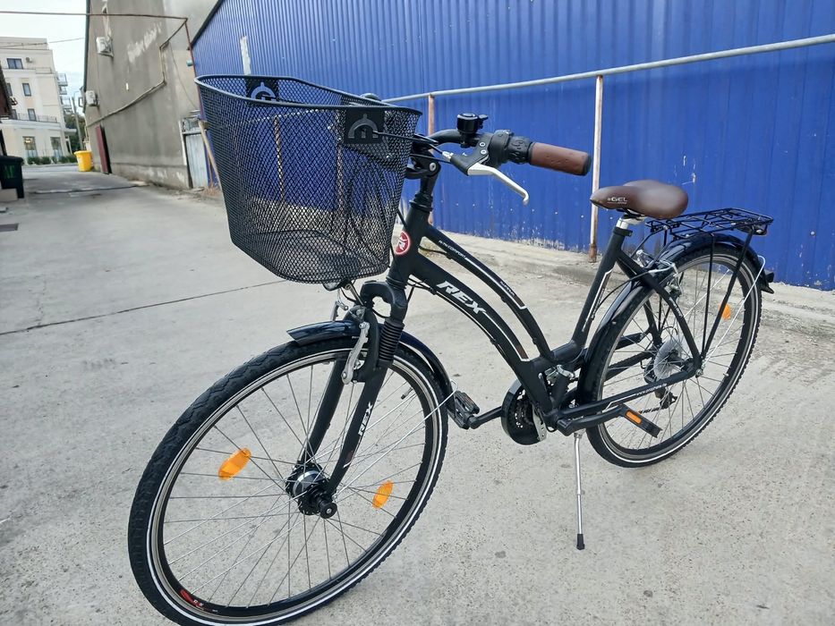 Vând bicicleta din aluminiu pentru damă