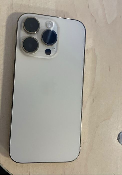 Iphone 14 pro gold