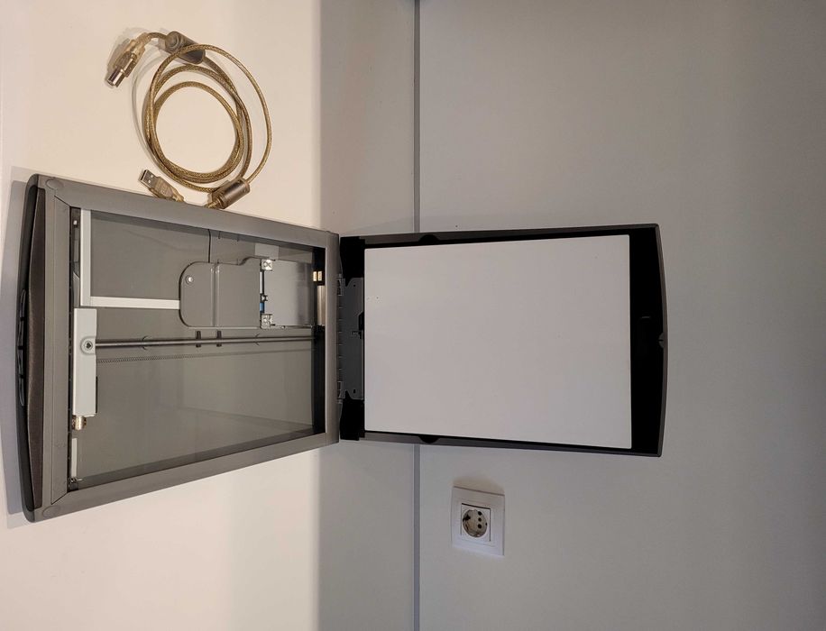 Скенер CanoScan Lide 35