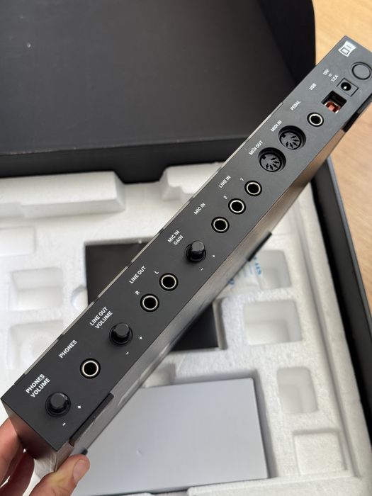 Native Instruments Maschine MK3, drum machine