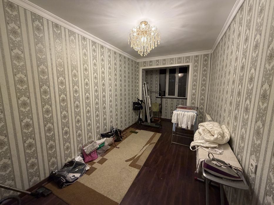 Продайотся квартира на карасарай в дол дороге 4 х комнтная