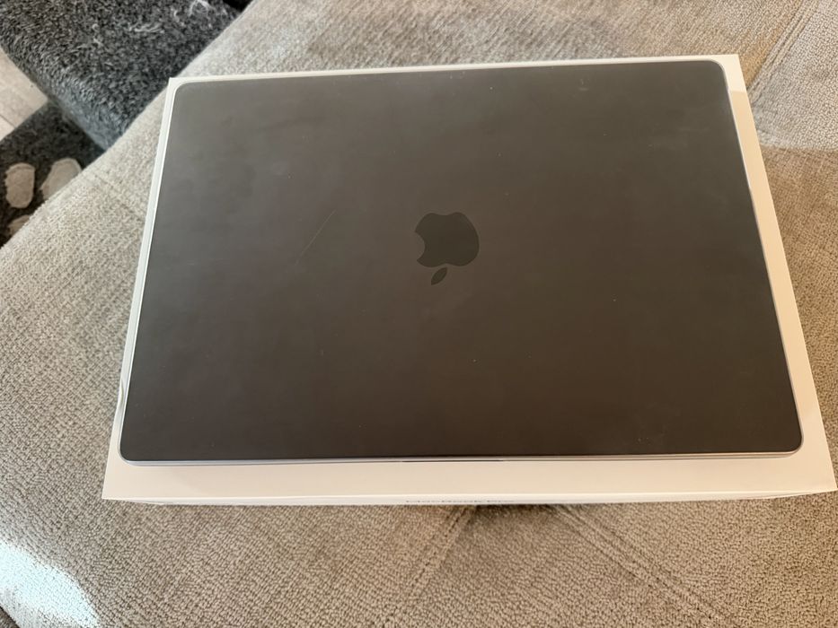 Macbook Pro 16 M4 Max 36GB Ram 1TB SSD