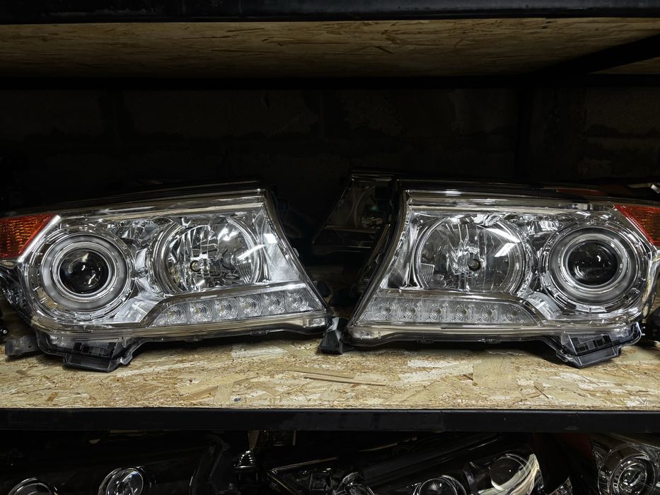 Фары land Cruiser 200 оригинал