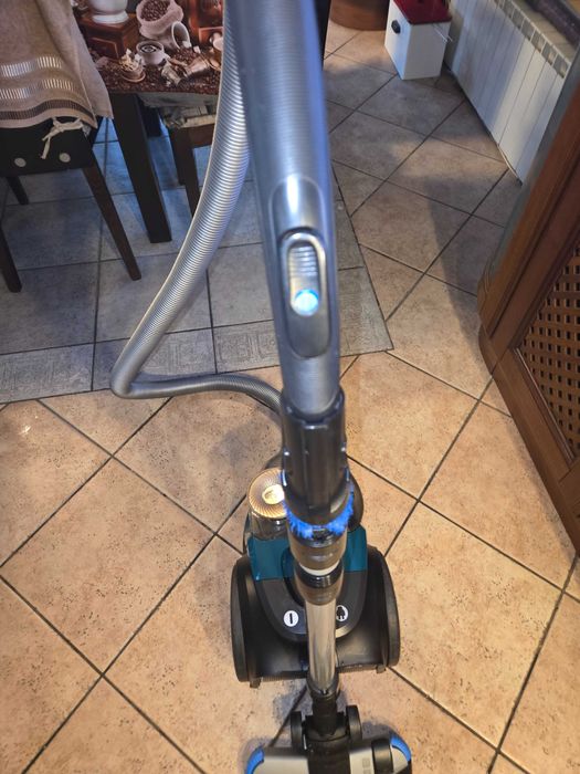 Прахосмукачка Phillips 7000 Series