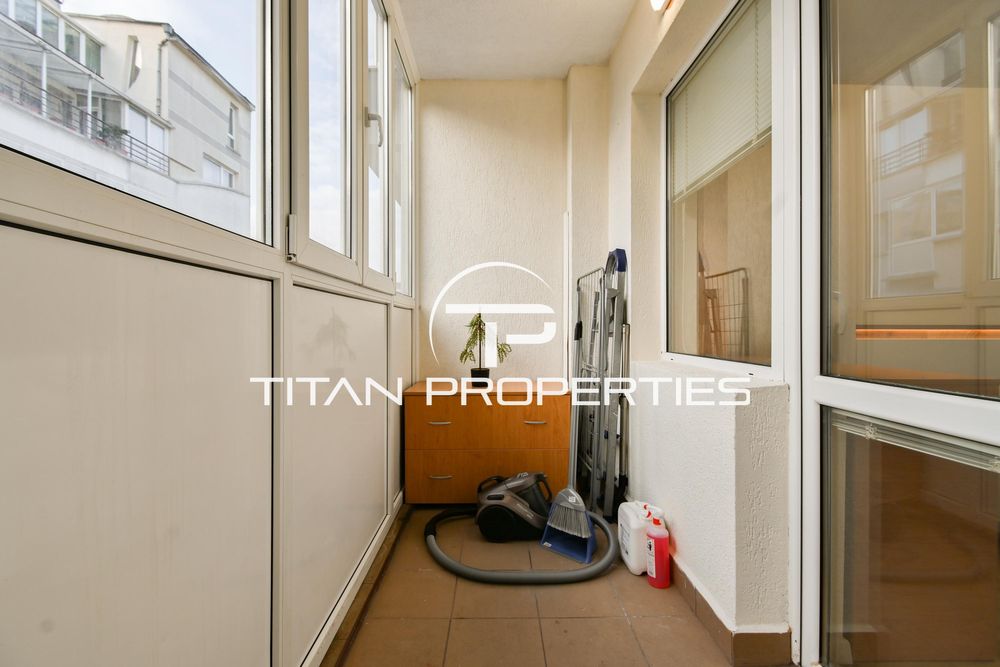 Дава се под наем Двустаен апартамент в София, Център - 60 кв.м за 648.21 € - Снимка #13