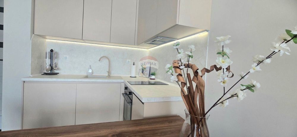 Дава се под наем Едностаен апартамент в Варна, Победа - 35 кв.м за 357 € - Снимка #3