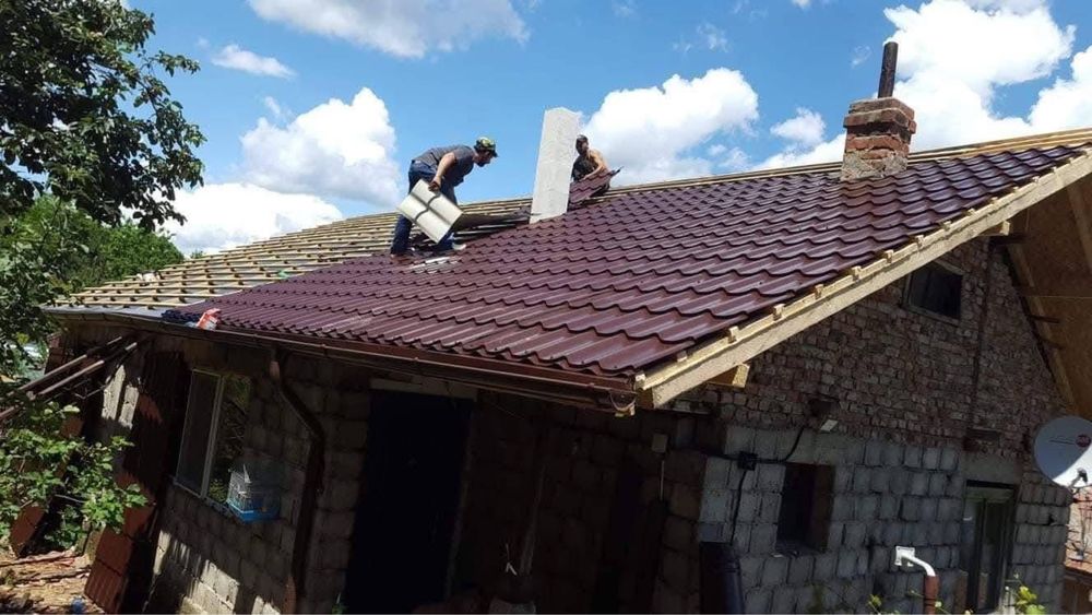 Executăm Reparații Acoperișuri și Lucrări de Construcții 	•