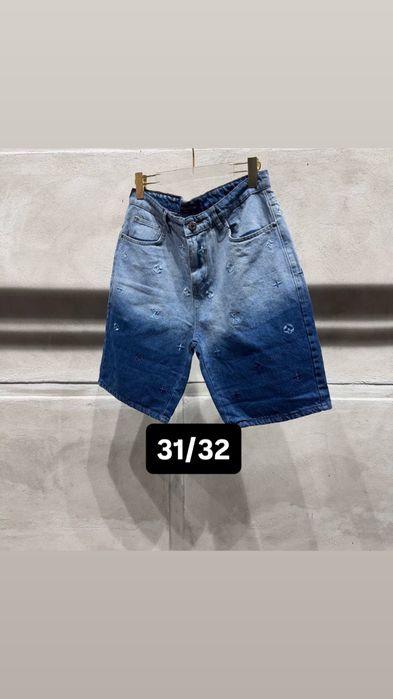 Къси дънки от марките Dsquared2, Black Island и Armani.