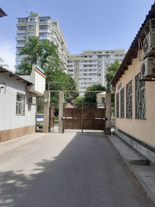 Продается земля под гараж в центре города