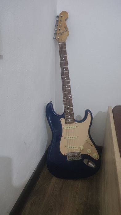 Squire buleti stratocaster