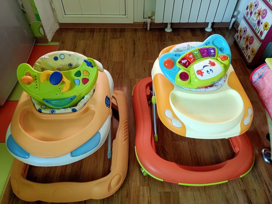 Продам ходунки Chicco в количестве 2 штук