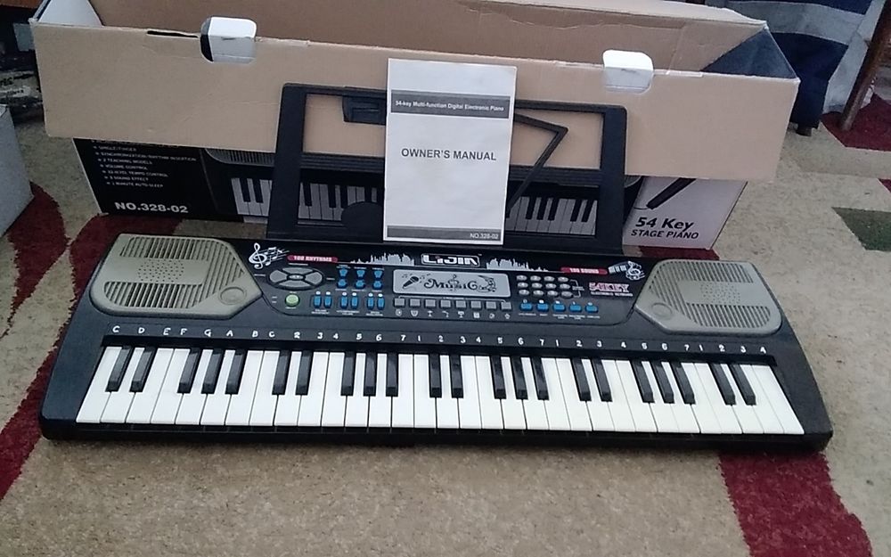 синтезатор  Electronic keyboard