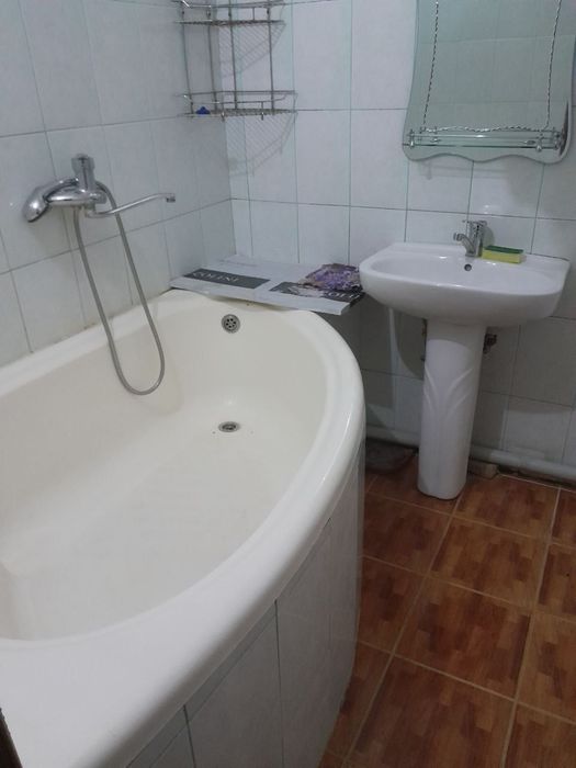 Nihol kafeda tarafda,3 xonalik kvartira qizlarga ijaraga beriladi