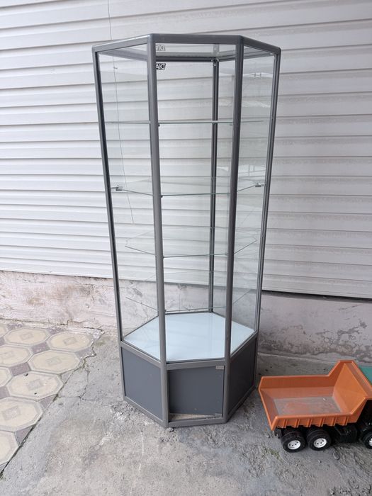 Продается ветрина