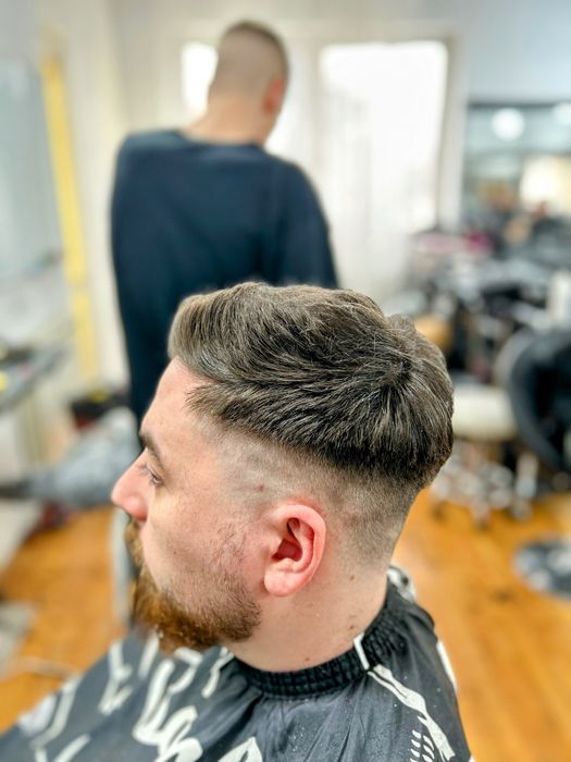 Nu mai pierde timp!  Tuns la domiciliu in Brasov Fade/ Clasic