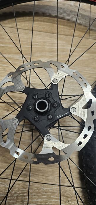 Set roti 29  butuci  DT 240 jante ZTR  Crest