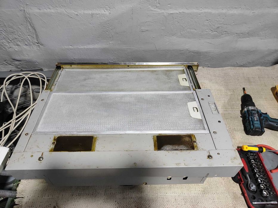 ремонт кухонной вытяжки и любой сложности бытовой техники