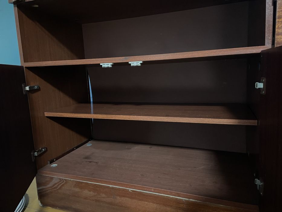 Продам Сервант в хорошем состоянии.