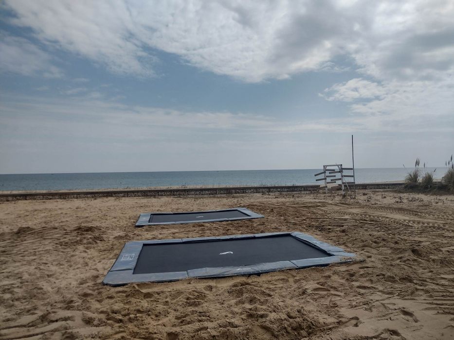 Трамплини, батути