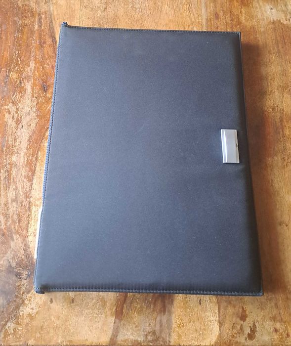 папка  за документи черен със синьо без/с цип Марксман Marksman А4