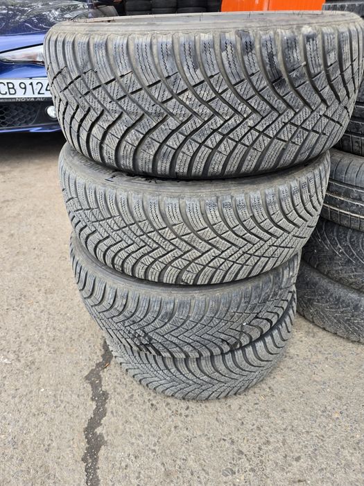 Зимни гуми Hankook 225 50 17