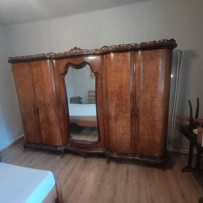 Dulap rustic în stare perfectă