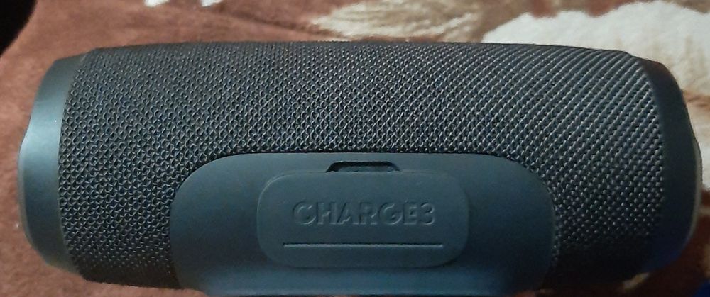 Vând lot pachet 4 Boxe JBL Defecte - Charge 3 x2, Charge 2, Flip 3  în stare bună