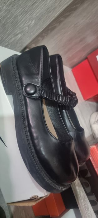 Продам туфли для школы.