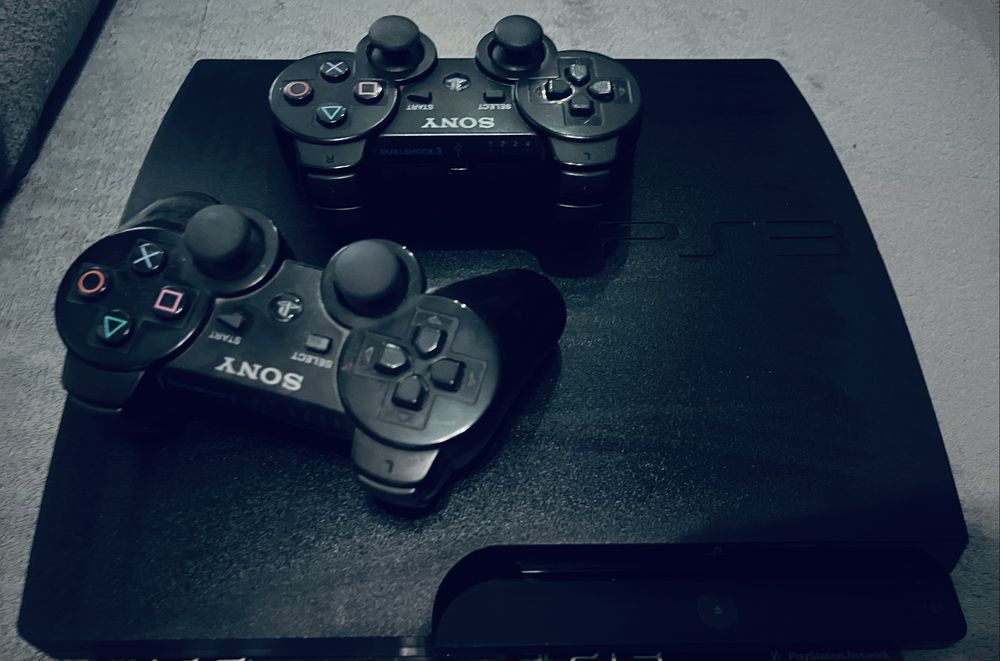 PS3 slim + 4 игри подарък