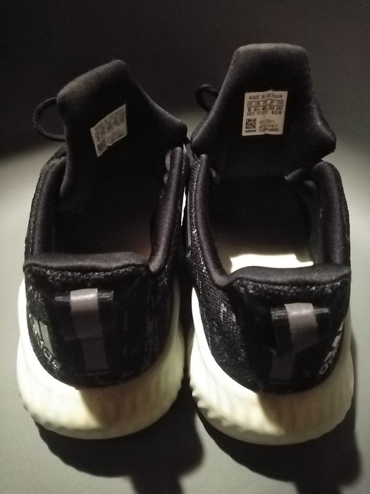 Маратонки Adidas parley