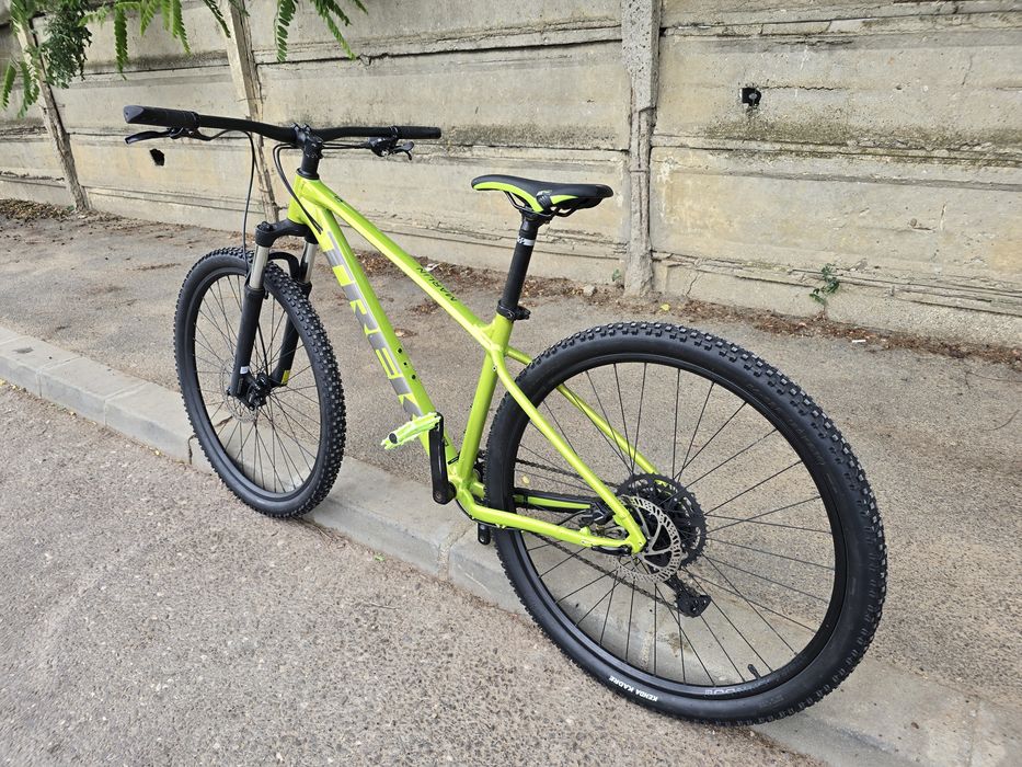 Bicicleta Trek Marlin 5 2016 roti 29" anvelope 29x2.1  mtb trekking M